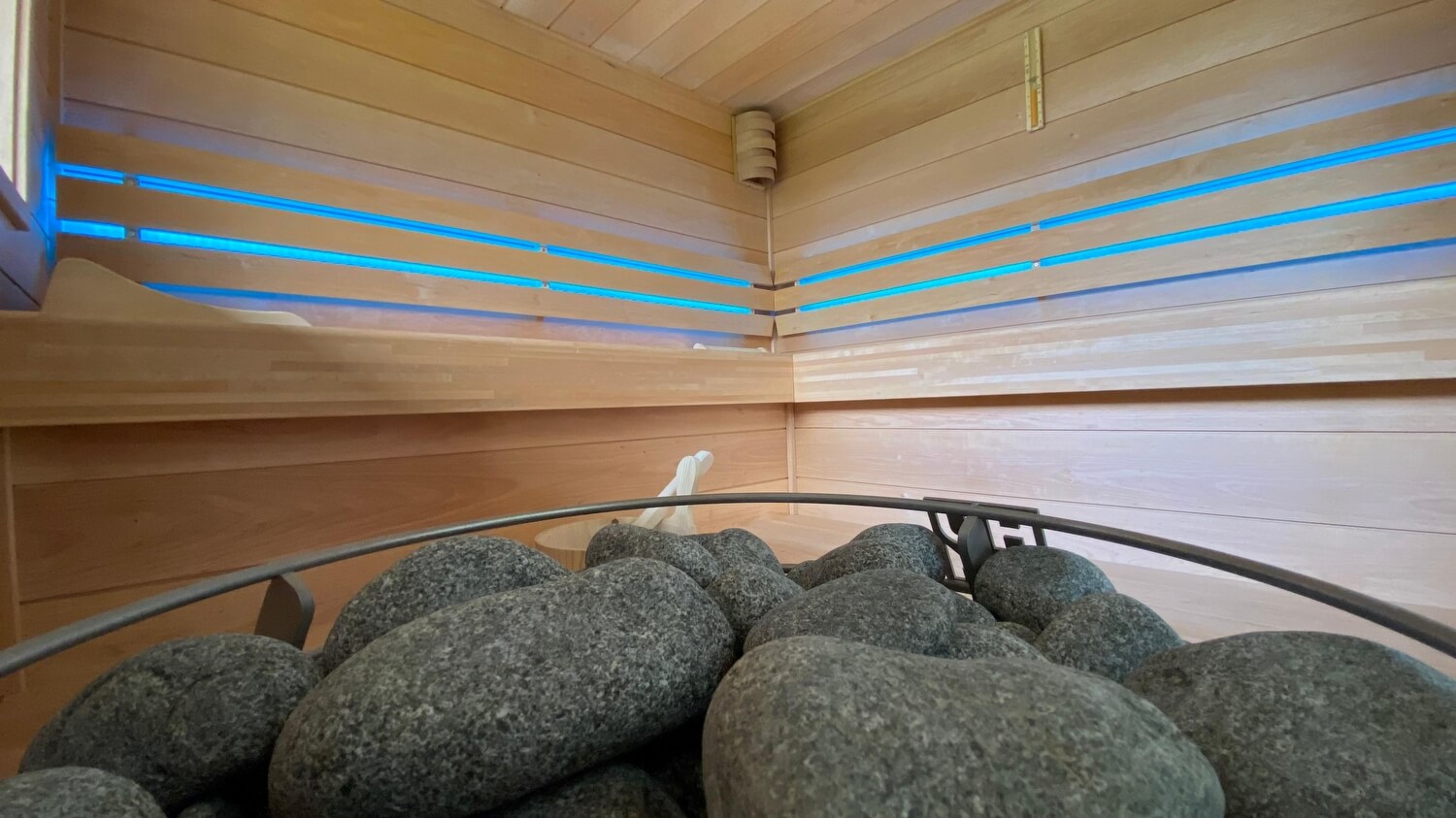 wellness_outdoorliving_joure_-_sauna_op_maat617f0267-7154-46b6-8851-56c3cb089bea.jpg');